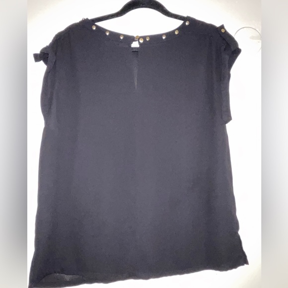 Blouses - Picture 2 of 4